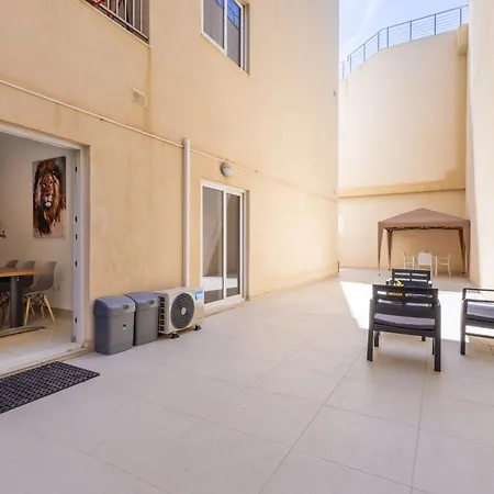Spacious St Julians Sleep 7 Huge Terrace By Quicktrips Апартаменты Сент Джулианс