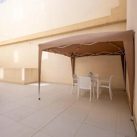 Apartment Spacious St Julians Sleep 7 Huge Terrace *