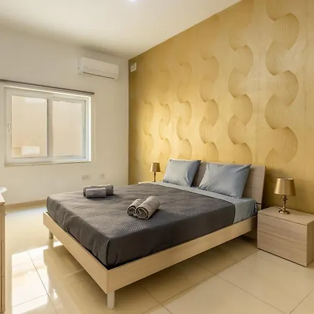 Spacious St Julians Sleep 7 Huge Terrace By Quicktrips Saint Julian's