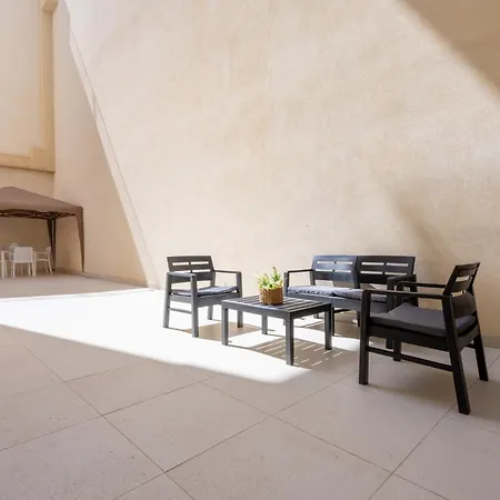 Spacious St Julians Sleep 7 Huge Terrace By Quicktrips San Giuliano