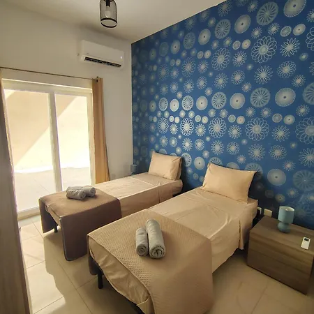 Spacious St Julians Sleep 7 Huge Terrace By Quicktrips *